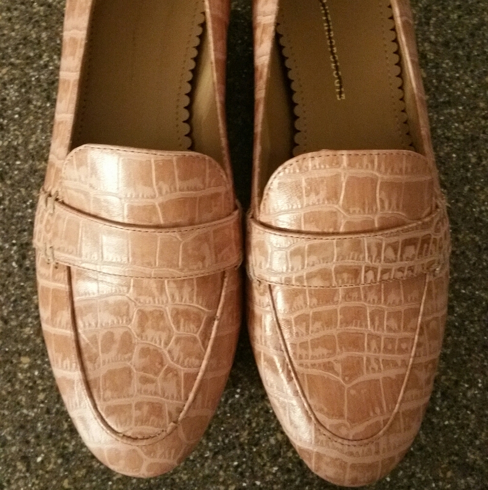Anthropologie crocodile embossed Pink Leather loaf